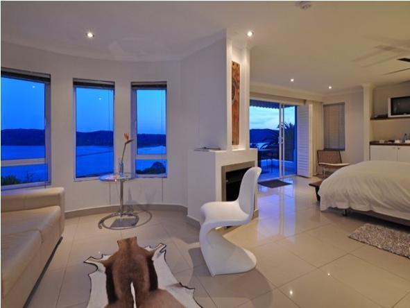 Villa Afrikana Guest Suites - Private Lounge 